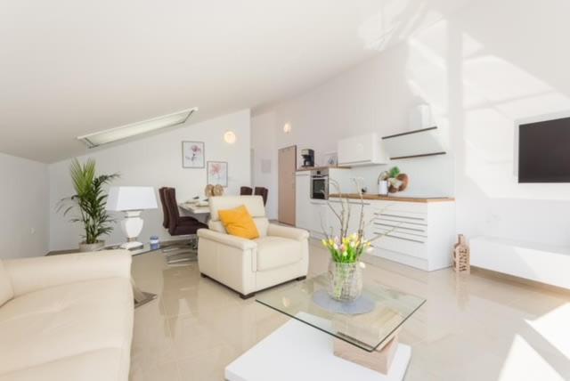Luxury Apartment Anto With Sea View And Balcony Banjole Bagian luar foto