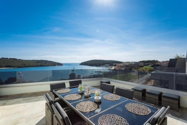 Luxury Apartment Anto With Sea View And Balcony Banjole Bagian luar foto